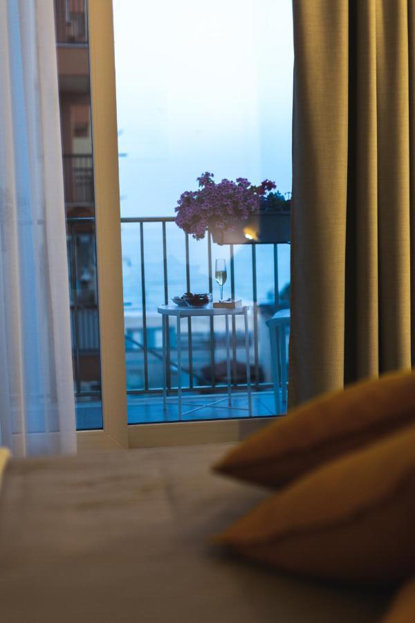 B&B A Due Passi Dal Mare Gela Exterior foto